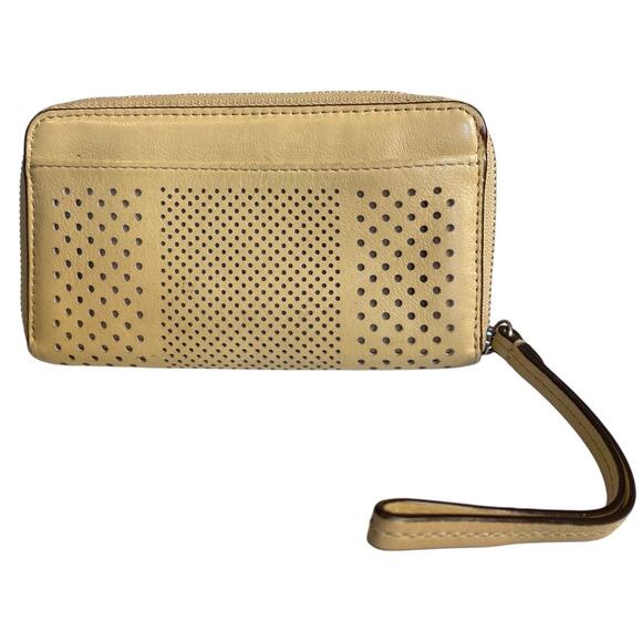 Coach Perforated Leather Wristlet Wallet 3x6 Beige Old Money Quiet Luxury Retro‎ - Picture 2 of 9